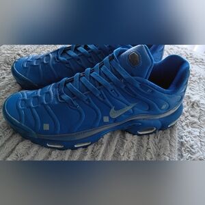 Nike AIRMAXES RARE A COLD WAR... RARE